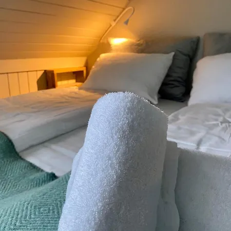 Notnes Midnattsol 3* Skrova