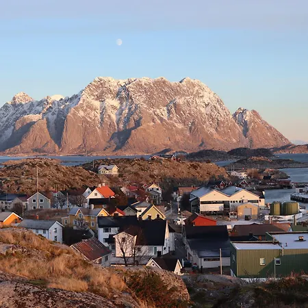 Notnes Midnattsol Vendégház Skrova
