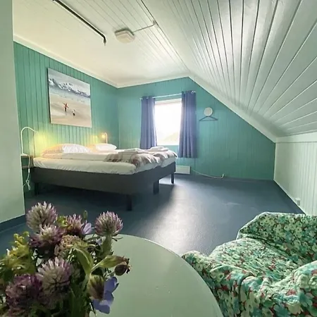 Notnes Midnattsol Vendégház Skrova