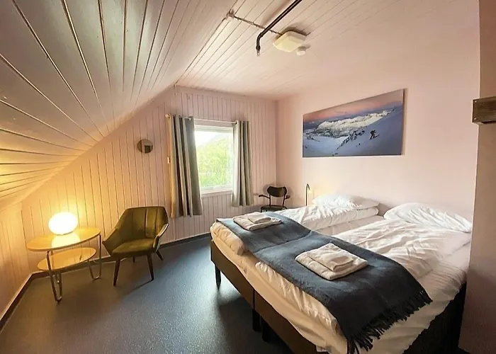 Notnes Midnattsol 3* Skrova